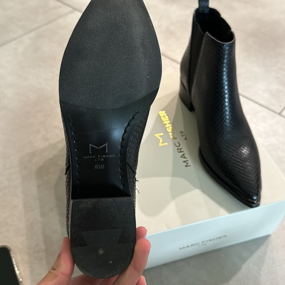 Black snake skin ankle boots - Picture 3 of 4